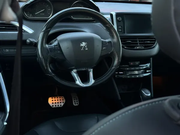 Peugeot 2008 1.2 PureTech Crossway EAT6 10