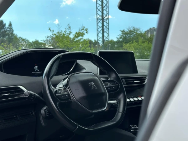 Peugeot 3008 1.2 PureTech Allure EAT6 10