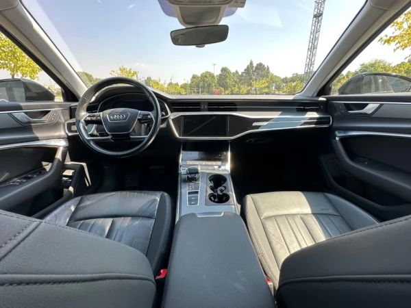 Audi A6 50 TFSI 11