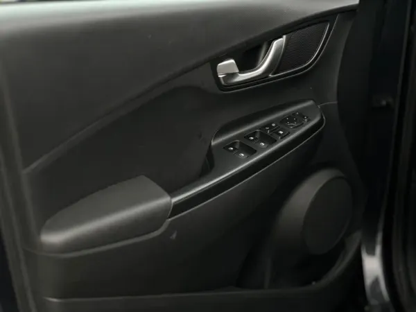 Hyundai Kauai Select 8