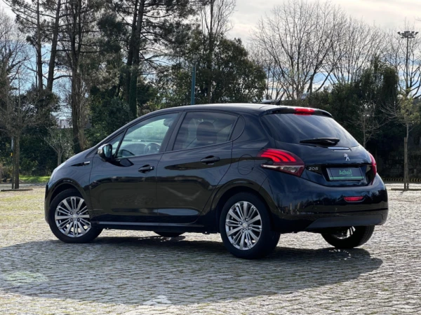 Peugeot 208 1.2 VTi Style 6