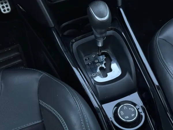 Peugeot 2008 1.2 PureTech Crossway EAT6 21