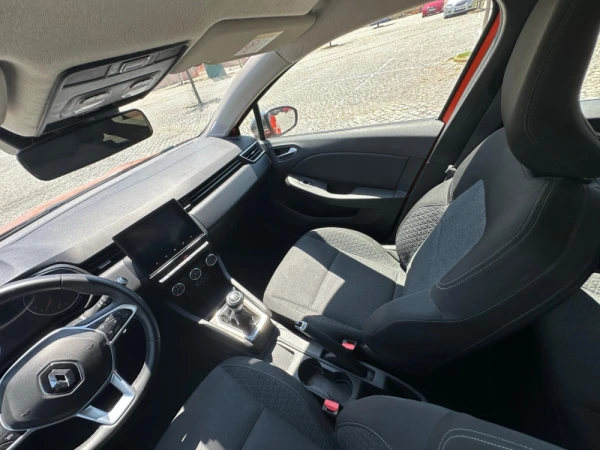 Renault Clio Outro 14