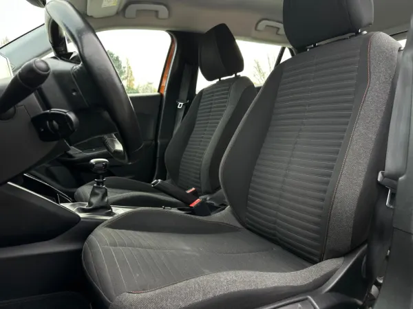 Peugeot 2008 1.5 BlueHDi Active Pack 18