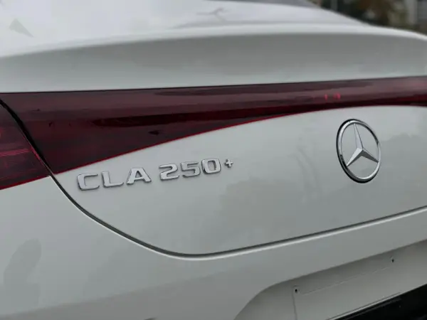 Mercedes-Benz CLA 250+ Outro 36