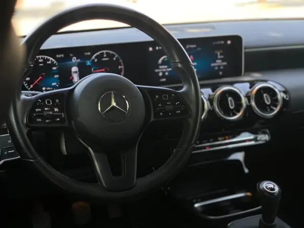 Mercedes-Benz CLA 180 d Shooting Brake Business Solutions 13