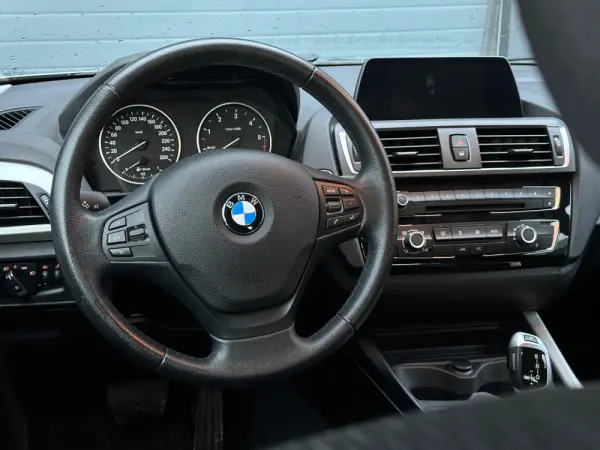 BMW 116 d Line Urban Auto 10