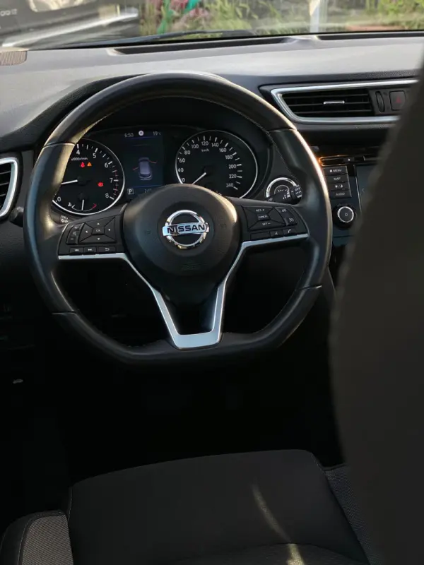Nissan Qashqai 1.3 DIG-T Design Edition 17