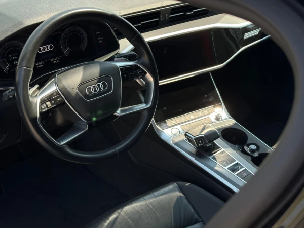 Audi A6 50 TFSI 9