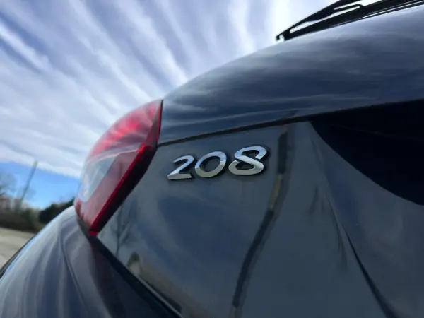 Peugeot 208 22