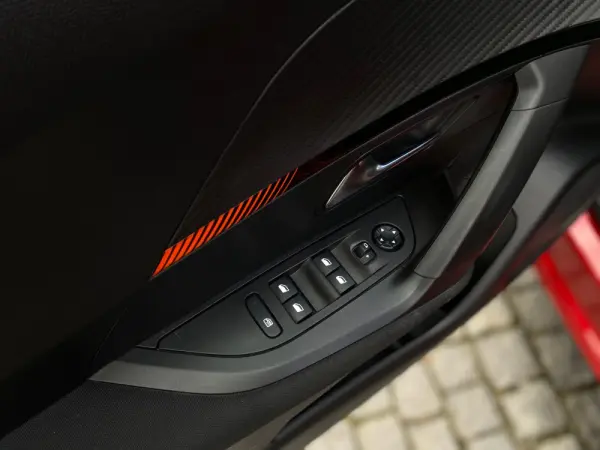 Peugeot 2008 1.2 PureTech Active 11