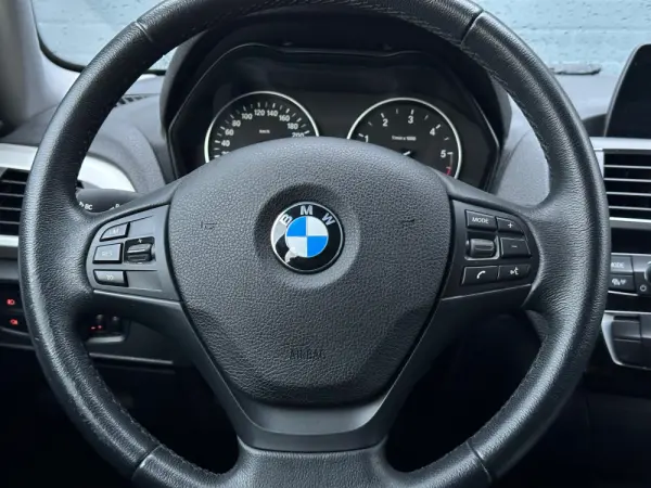 BMW 116 d Line Urban Auto 21
