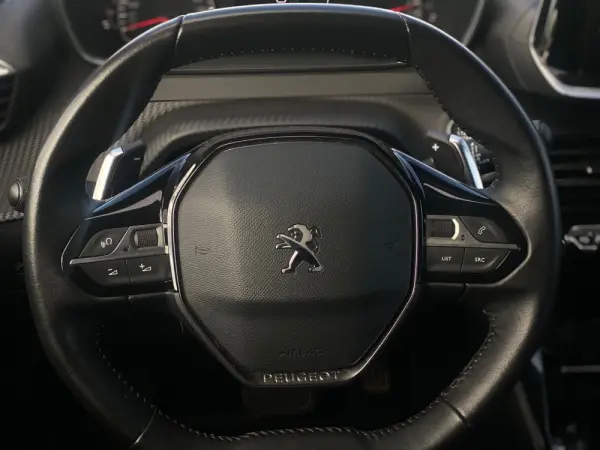 Peugeot 2008 1.2 PureTech Allure Pack EAT8 7