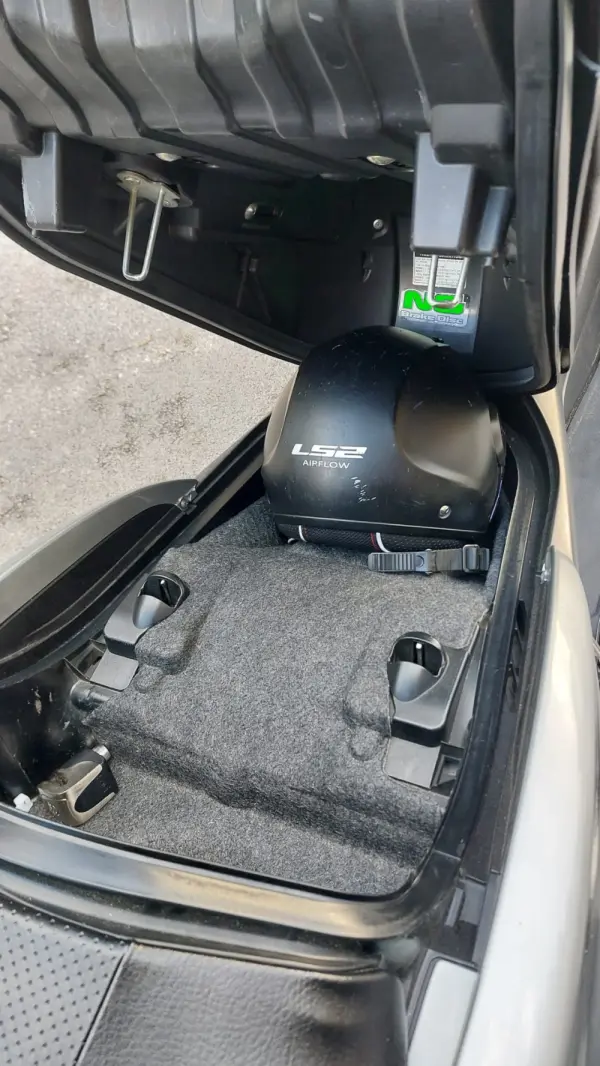 Yamaha Majesty YP400 5