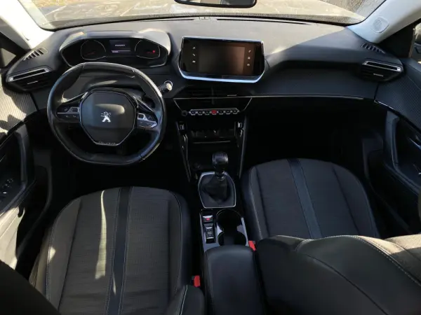 Peugeot 2008 1.2 PureTech Allure Pack 9