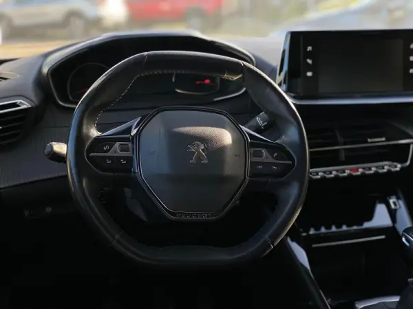 Peugeot 2008 1.2 PureTech Allure Pack 13