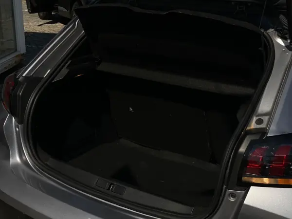 Peugeot e-208 Style 19