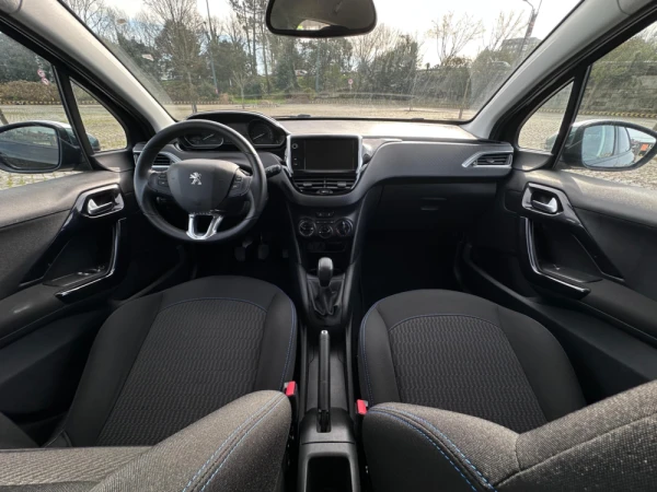 Peugeot 208 1.2 VTi Style 12