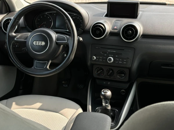 Audi A1 1.2 TFSI Advance 10
