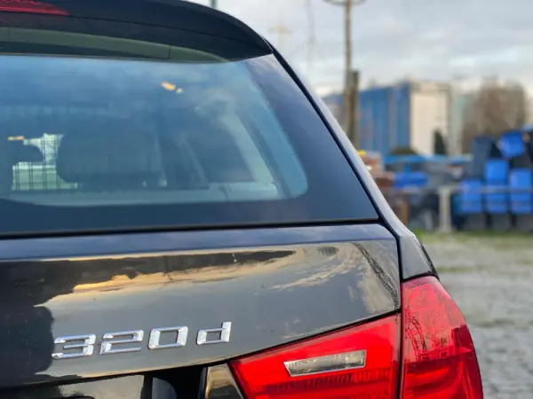 BMW 320 d 9