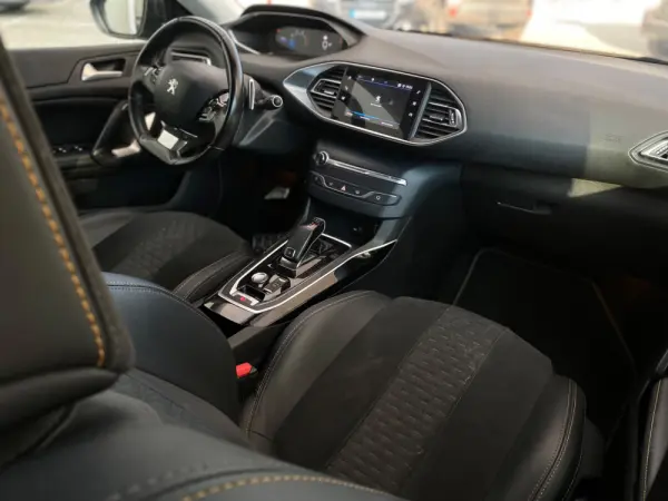Peugeot 308 6