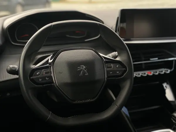 Peugeot 2008 1.2 PureTech Active 8