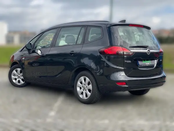 Opel Zafira Life Outro 3