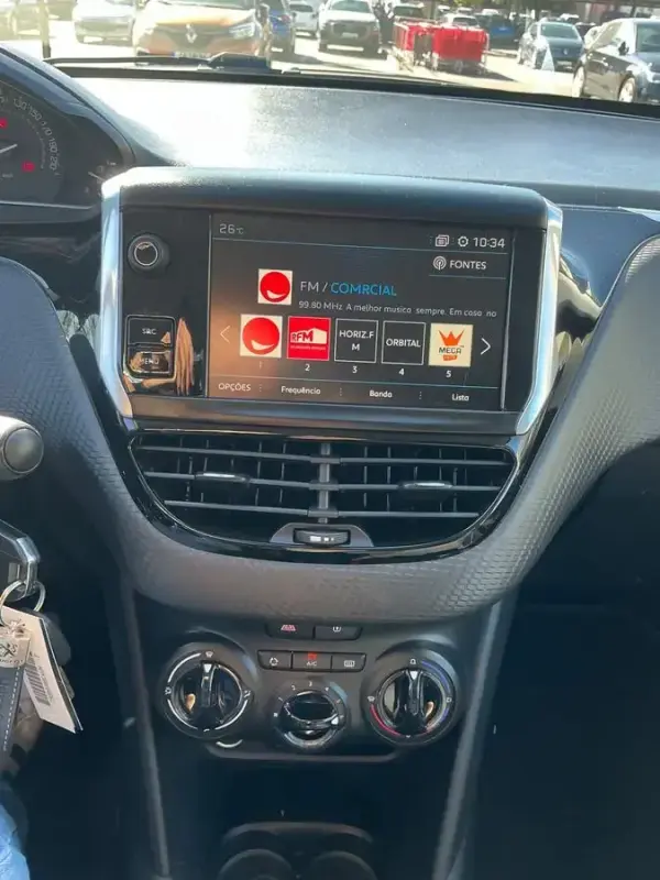 Peugeot 208 8