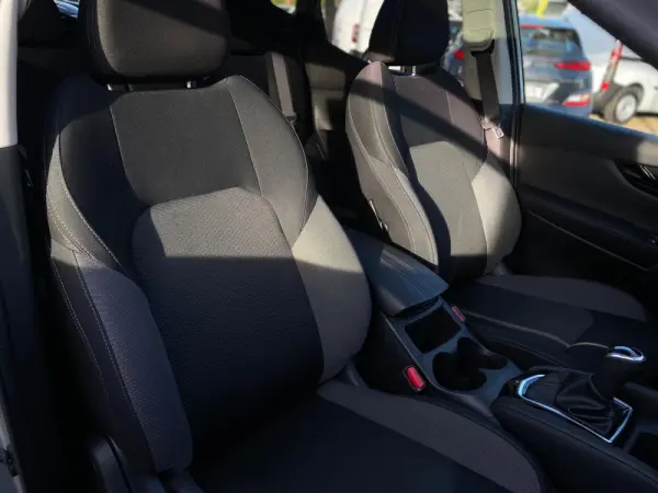 Nissan Qashqai 1.3 DIG-T Design Edition 10