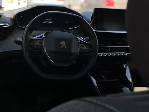 Peugeot e-208 Style 6