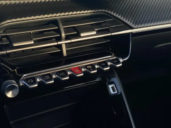 Peugeot 2008 5