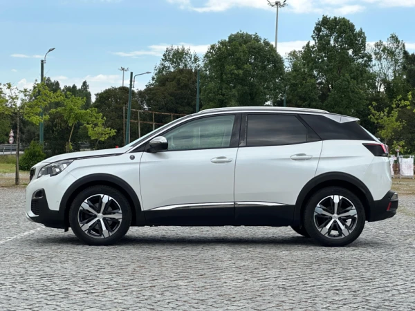 Peugeot 3008 1.2 PureTech Allure EAT6 8