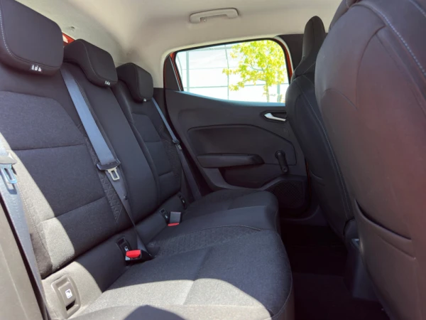 Renault Clio Outro 22