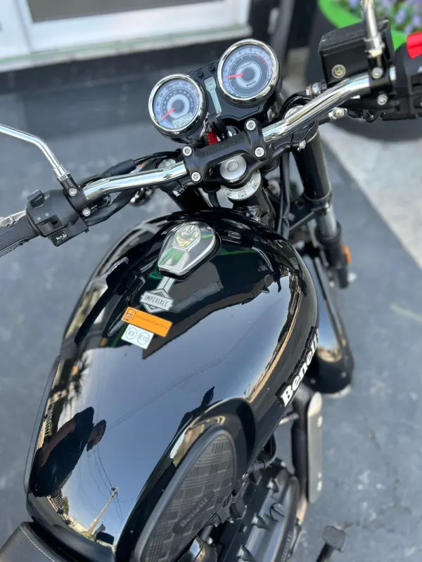 Benelli Imperiale 400 6