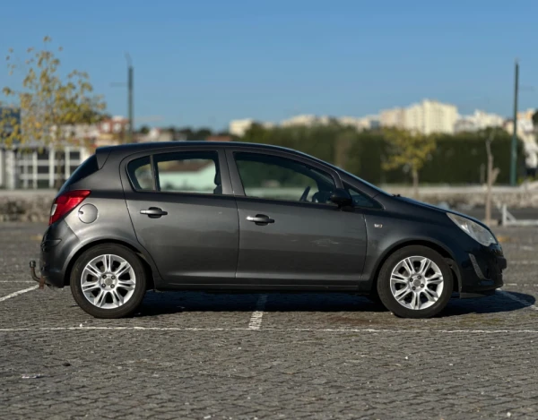 Opel Corsa Outro 4