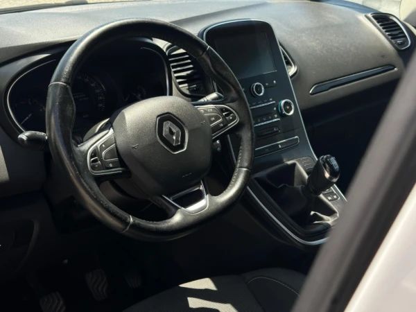 Renault Scénic null 9