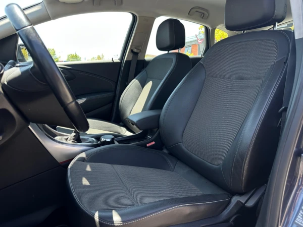 Opel Astra 1.4 Cosmo 18