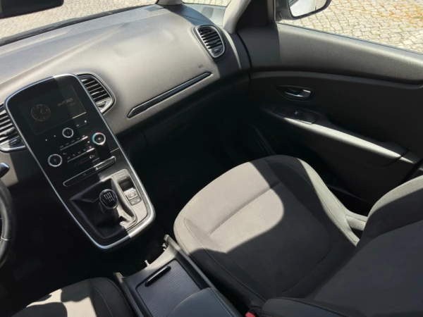 Renault Scénic null 14