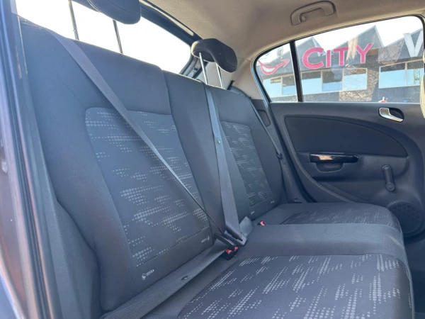 Opel Corsa Outro 20
