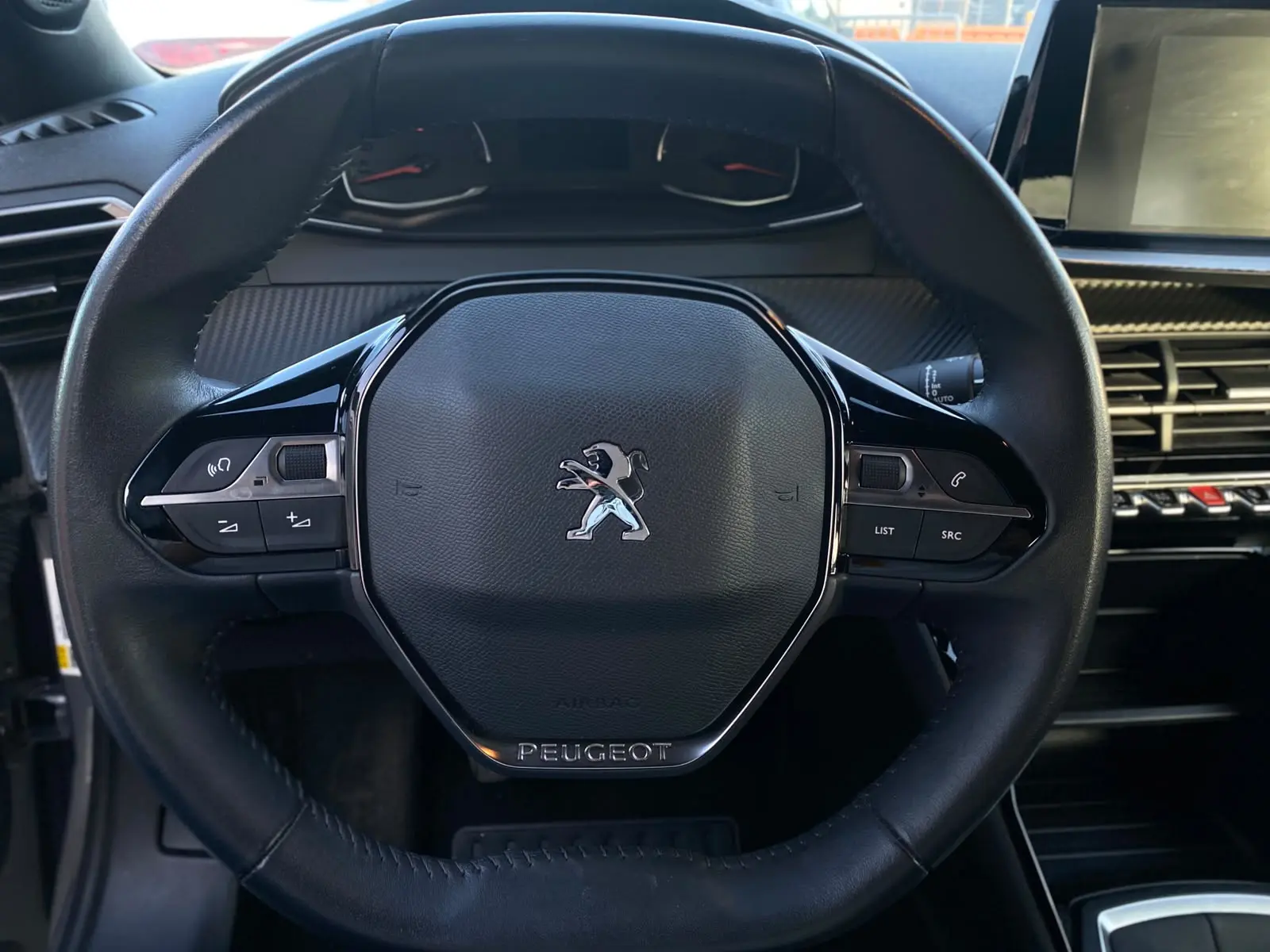 Peugeot 2008 7
