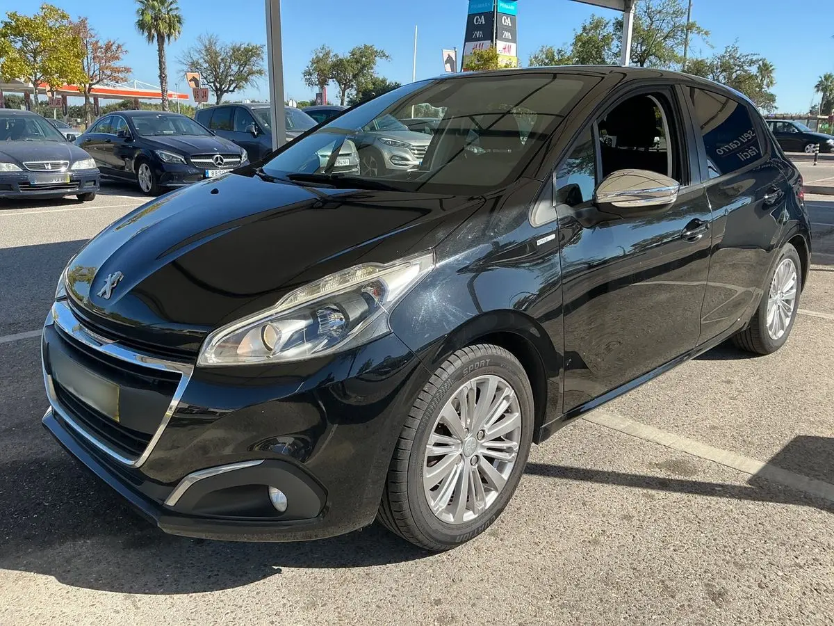 Peugeot 208 1