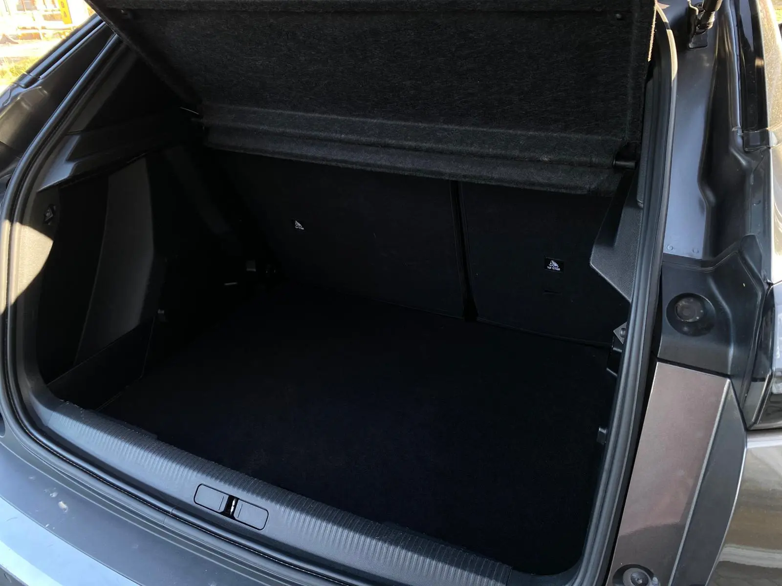 Peugeot 2008 1.2 PureTech Allure Pack 12
