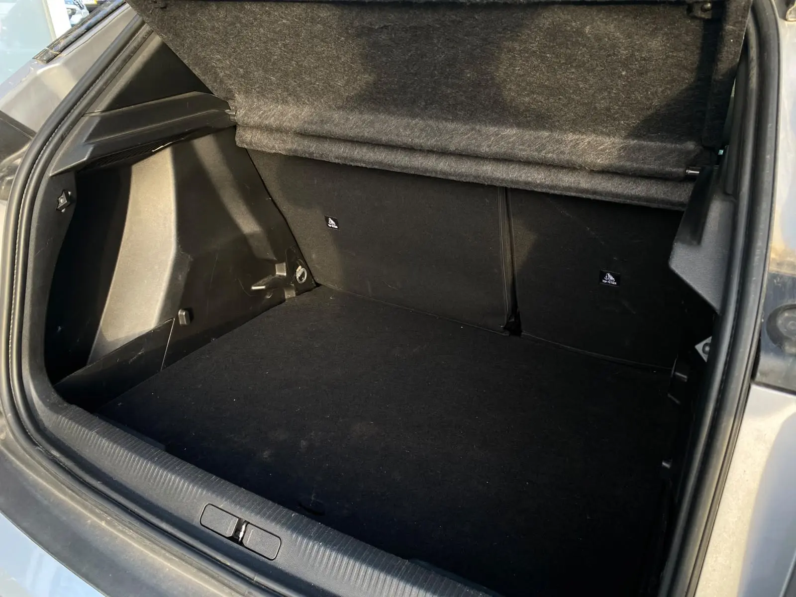 Peugeot 2008 8