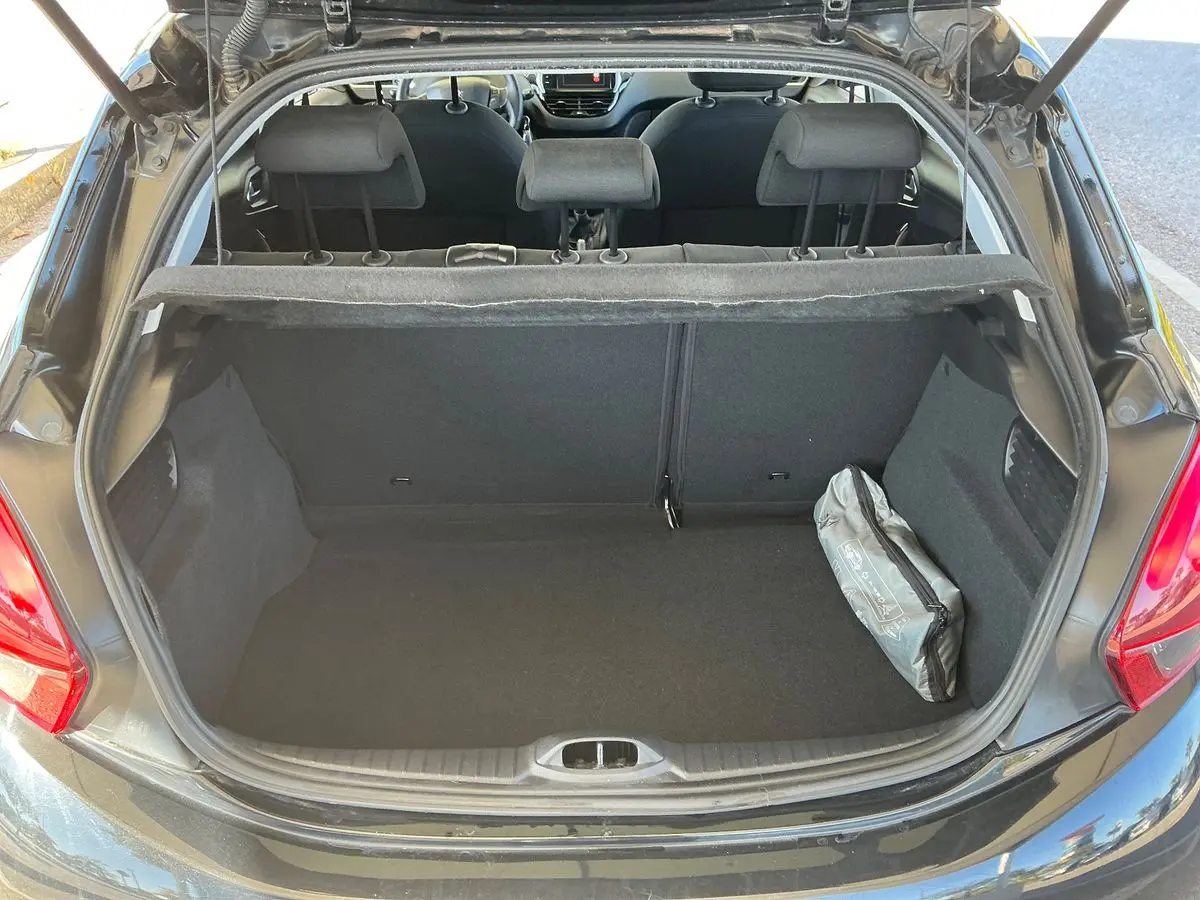 Peugeot 208 14