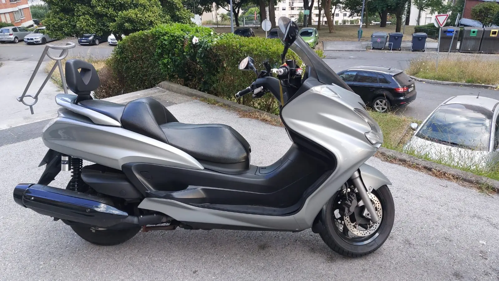 Yamaha Majesty YP400 2