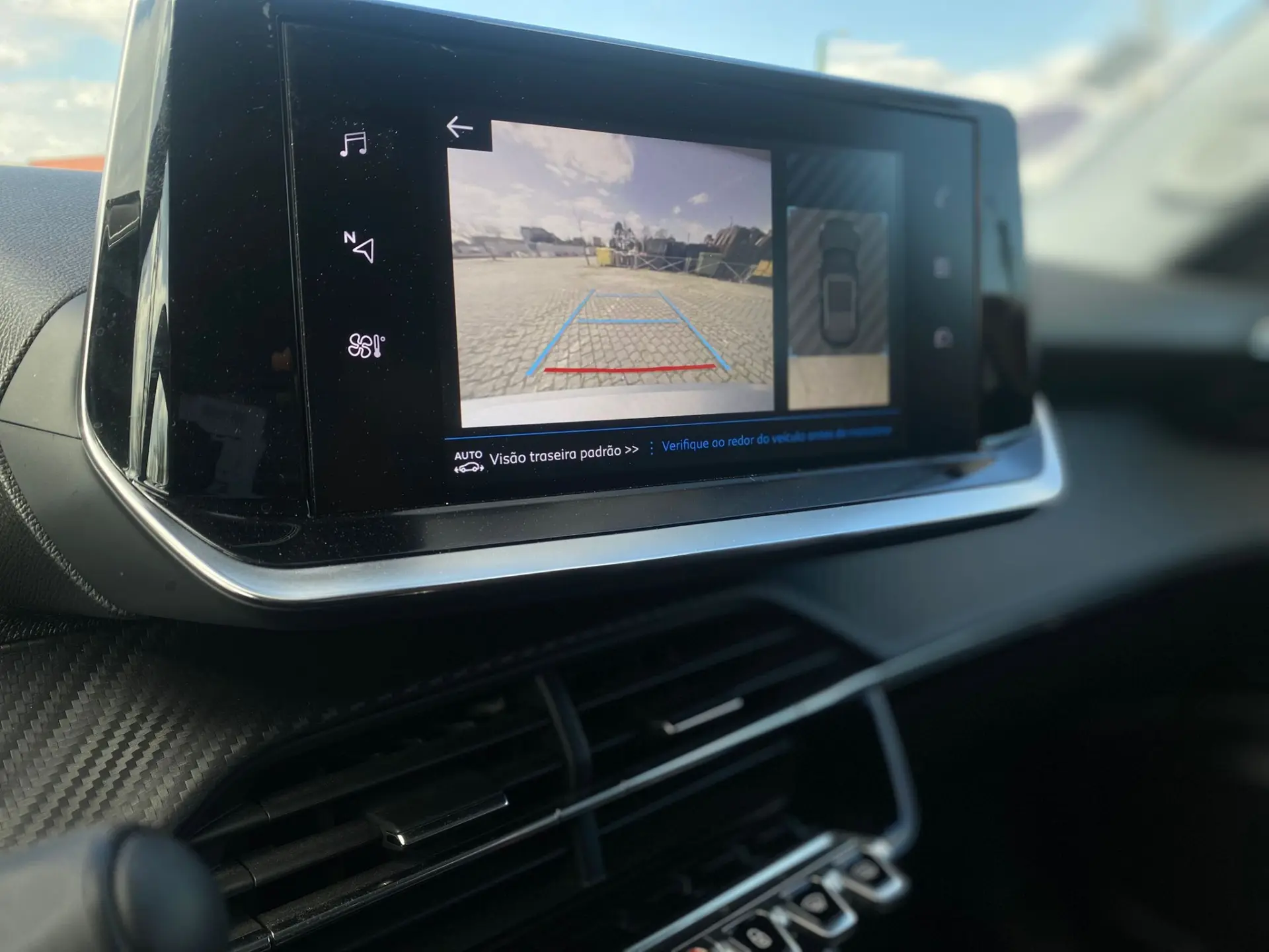 Peugeot 2008 1.2 PureTech Allure Pack EAT8 11