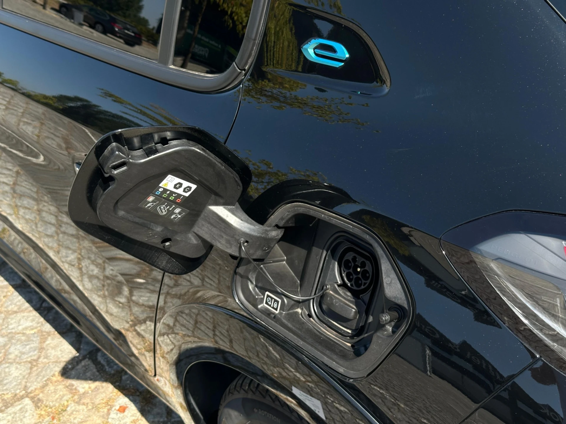 Peugeot e-208 22