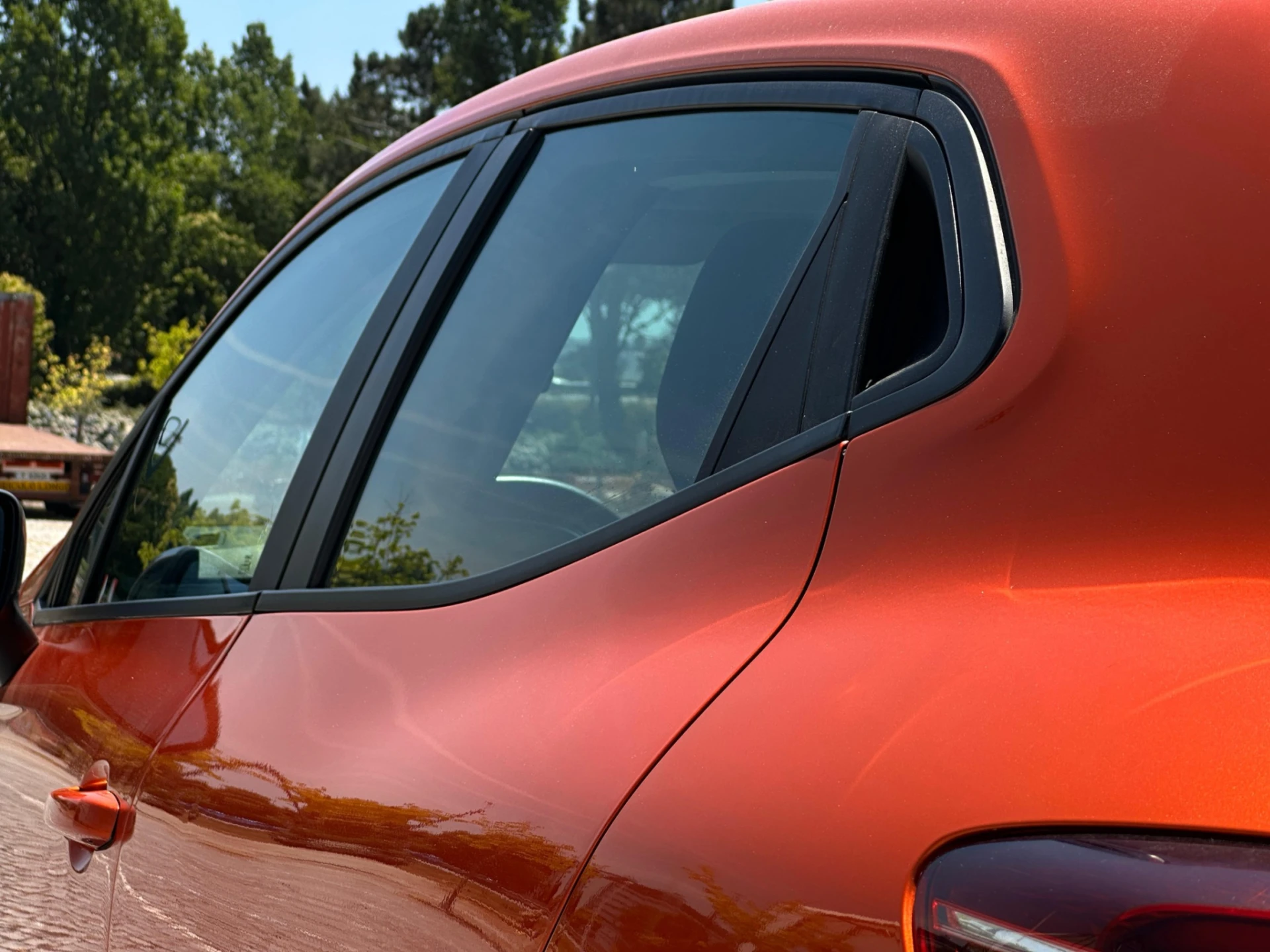Renault Clio Outro 24