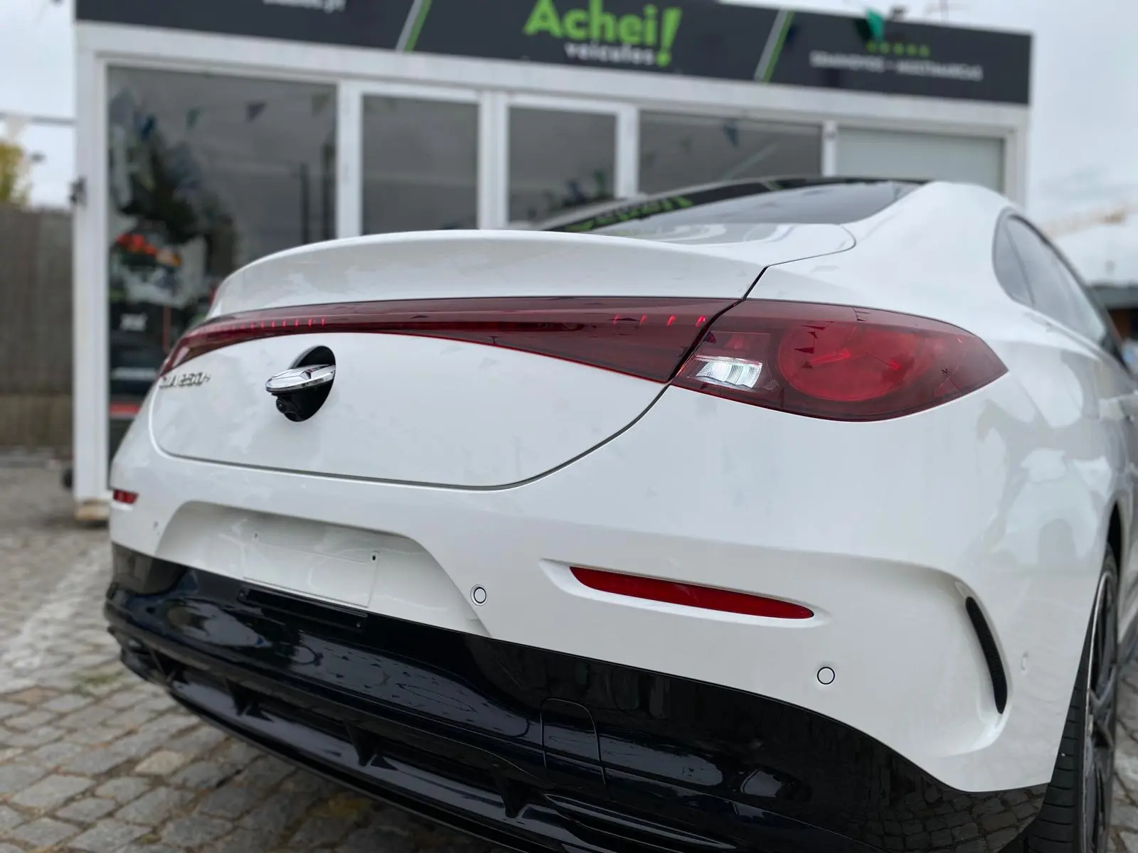 Mercedes-Benz CLA 250+ Outro 40