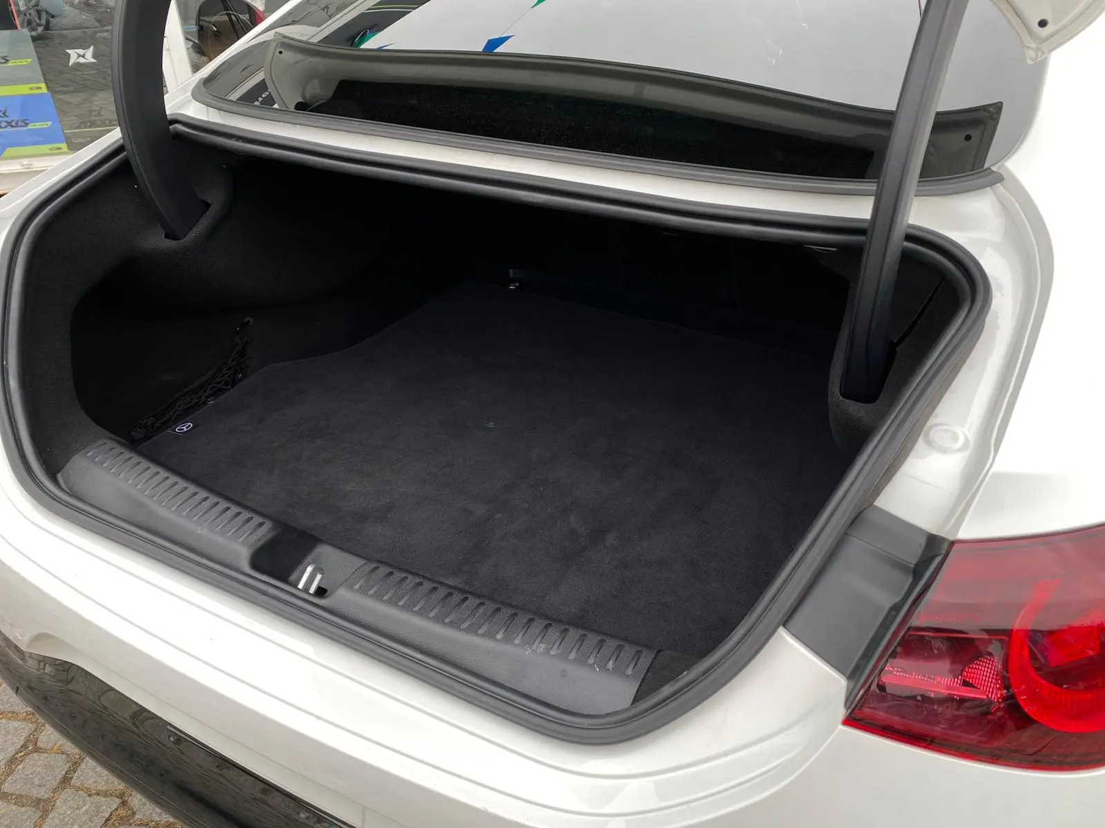 Mercedes-Benz CLA 250+ Outro 43